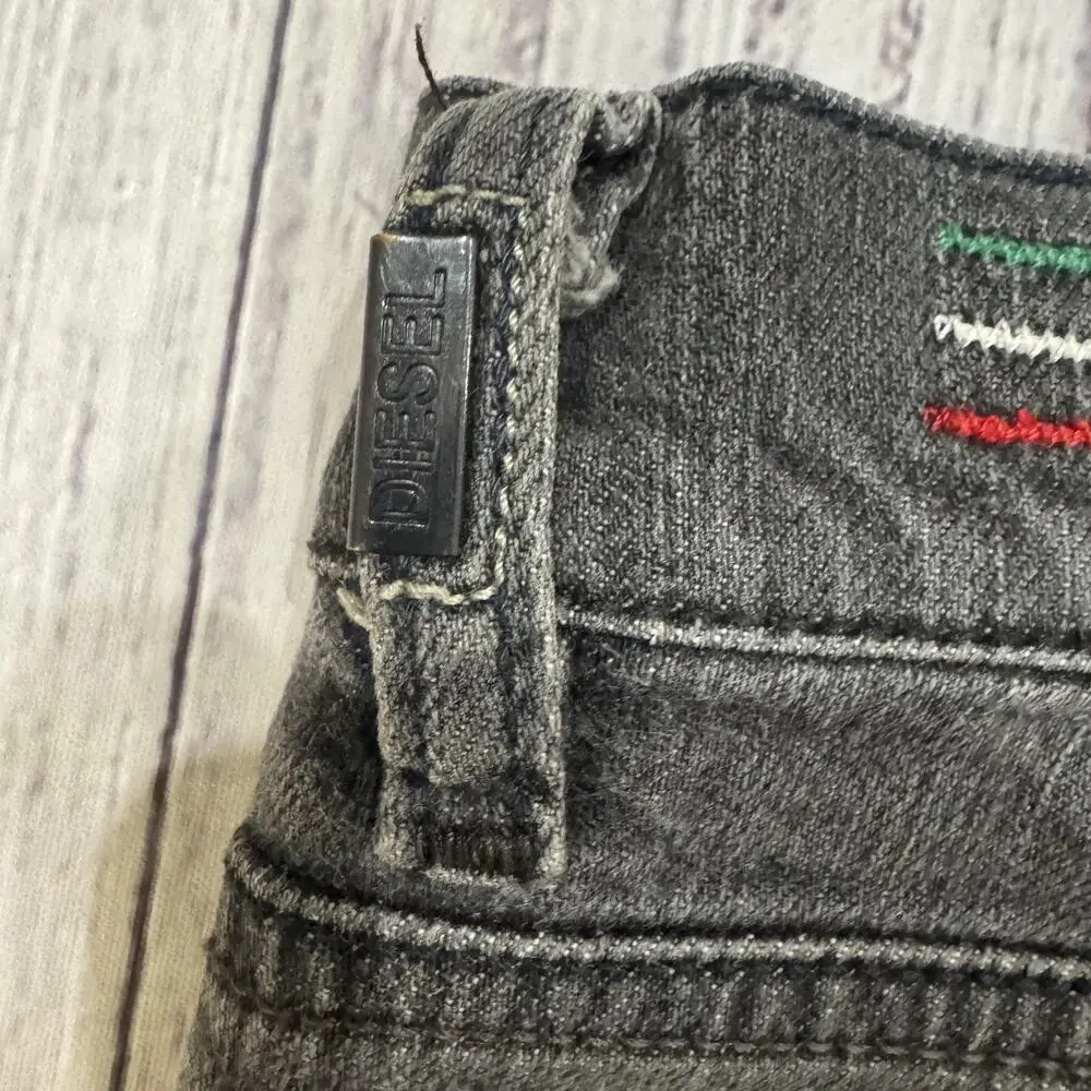 Diesel Liv Jeans 26x30 Made in Italy Gray Wash Stretch Straight Leg - Picture 5 of 13